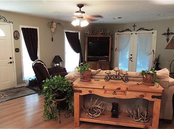 3rd image of 1060 New Years Creek Ln
