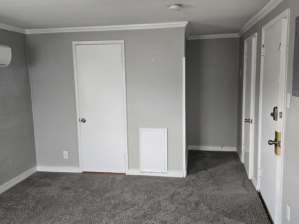 1st image of 147 Webster Ave W