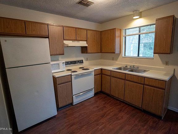 2nd image of 5327 Westchase Ct