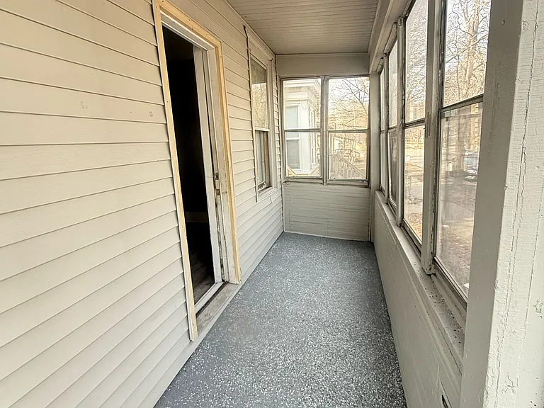 859 Marion St — Photo 2