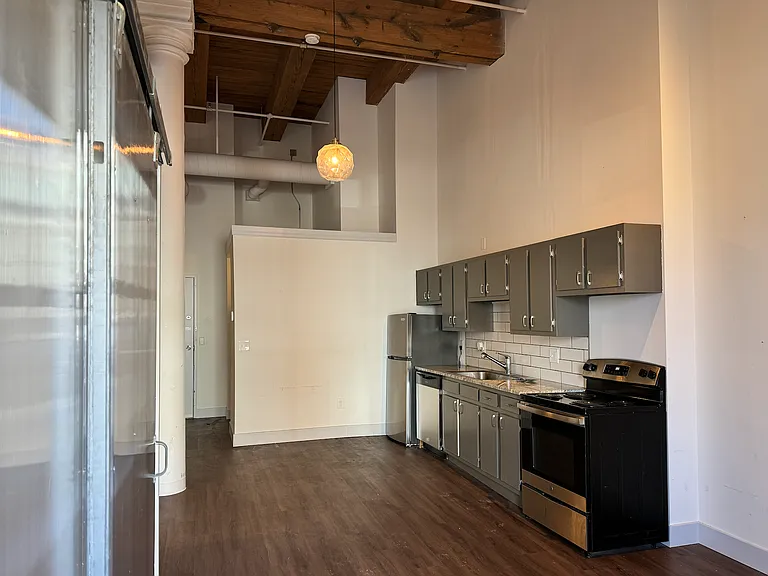 509 Delaware St #104 — Photo 7