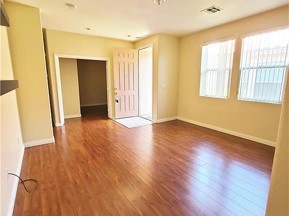 4th image of 3731 Laguna Veneta Ave