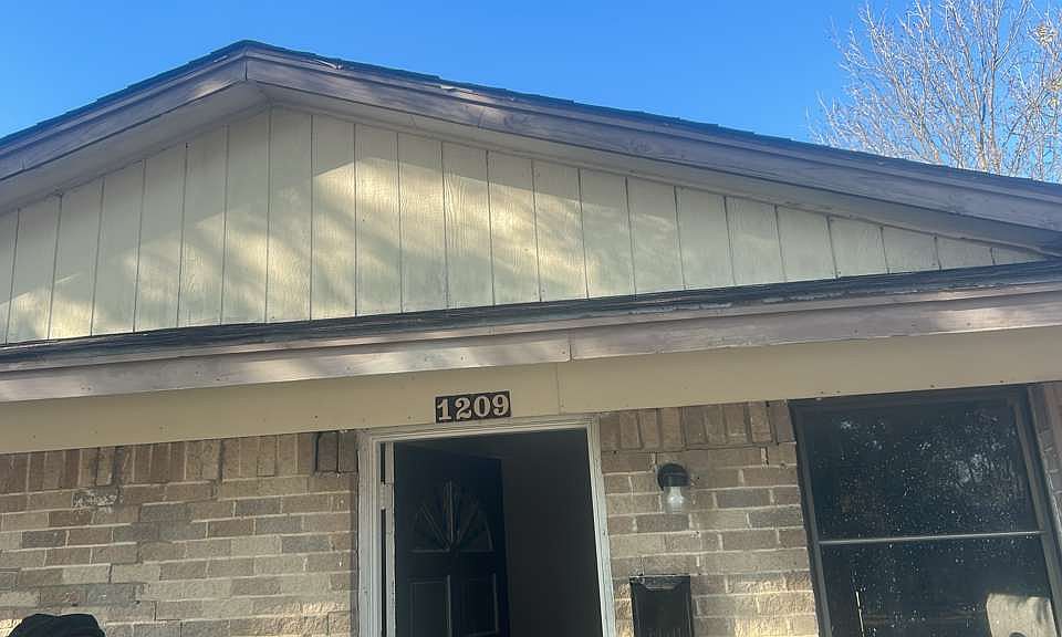 2nd image of 1209 Trellis Dr
