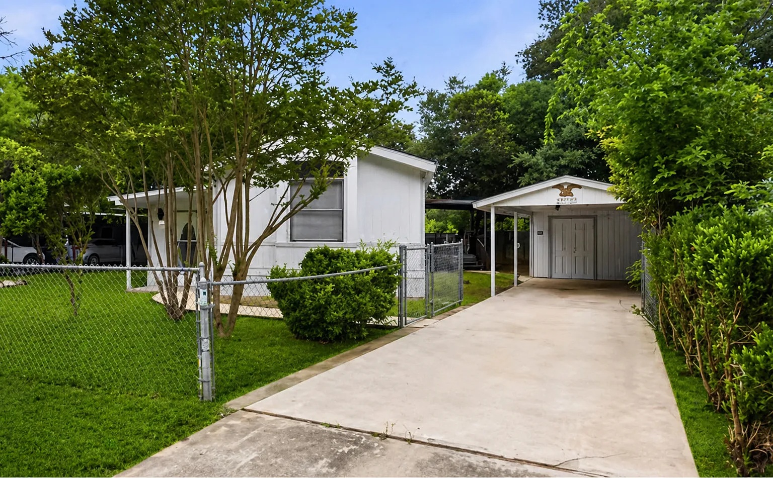 3 bed, 1216 sqft, $1,500 — Photo 1