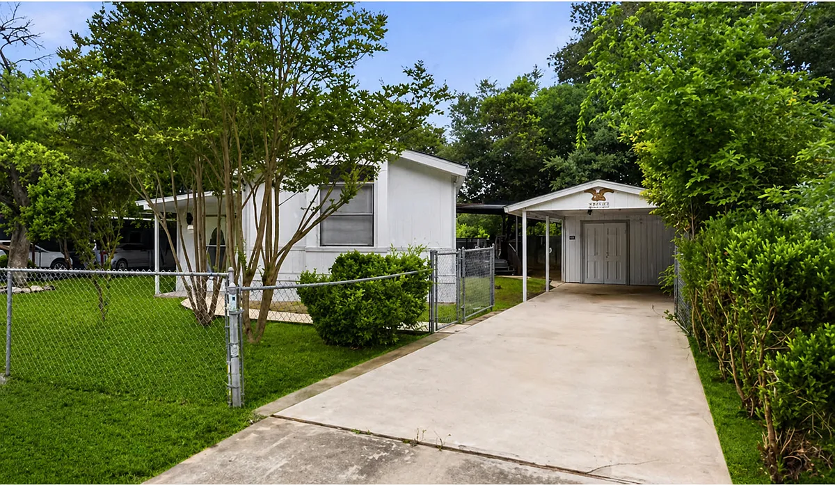 Building Photo - 25107 Ada Mae St #1