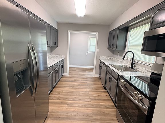5th image of 3026 Seminole Ave