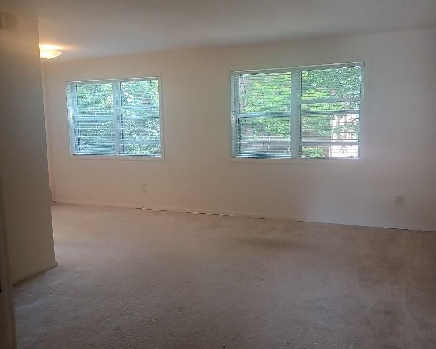 1st image of 4385 Lee Hwy #15