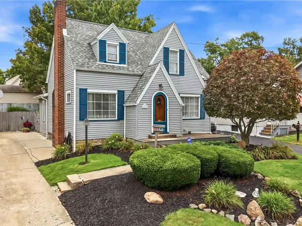 387 Spencer Ave, Sharon, PA 16146