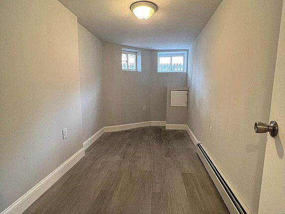 4th image of 10449 164th St Floor 1