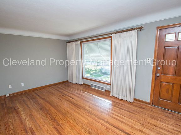 5th image of 285 E 255th St