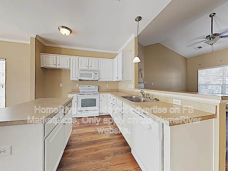 225 Windsor Trace Dr — Photo 5