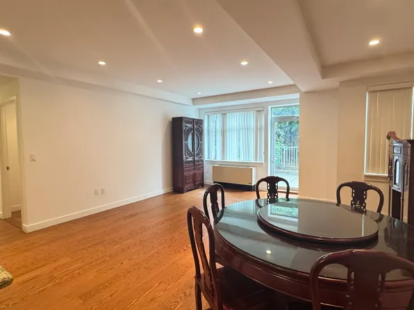 40-22 College Point Boulevard image 4 of 26