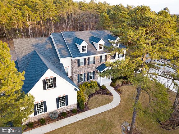 2nd image of 20 Simsbury Dr