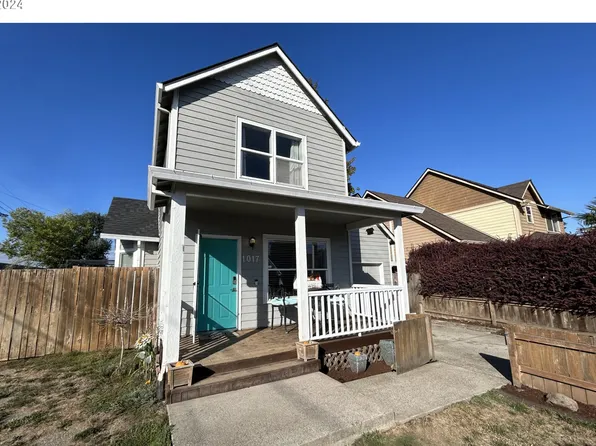 1017 S Mill Pl, Newberg, OR 97132