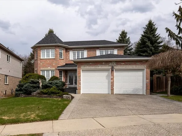 54 Woodcrest Ct, Kitchener, ON N2P 2K2