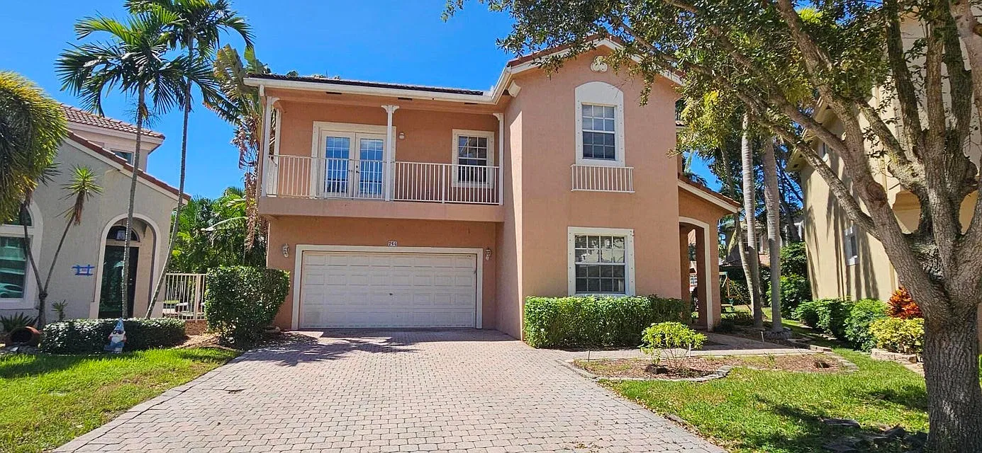 5 bed, 2476 sqft, $4,600 — Photo 1
