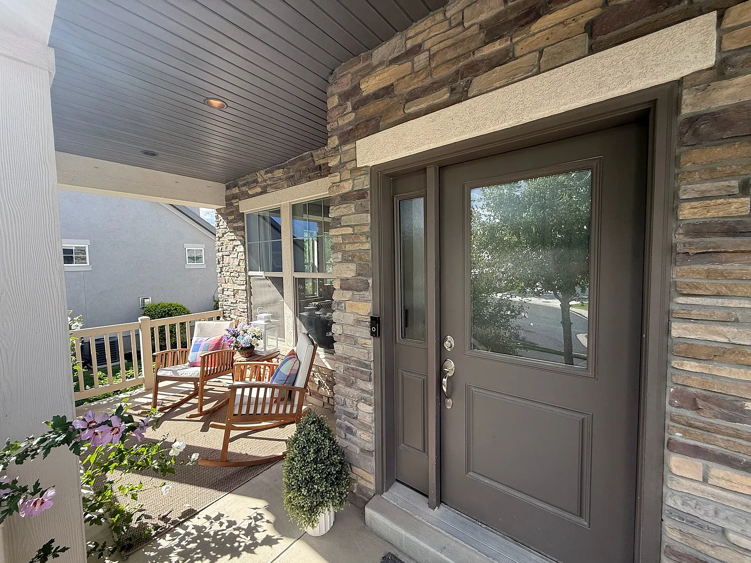 6 bed, 3745 sqft, $3,600 — Photo 3