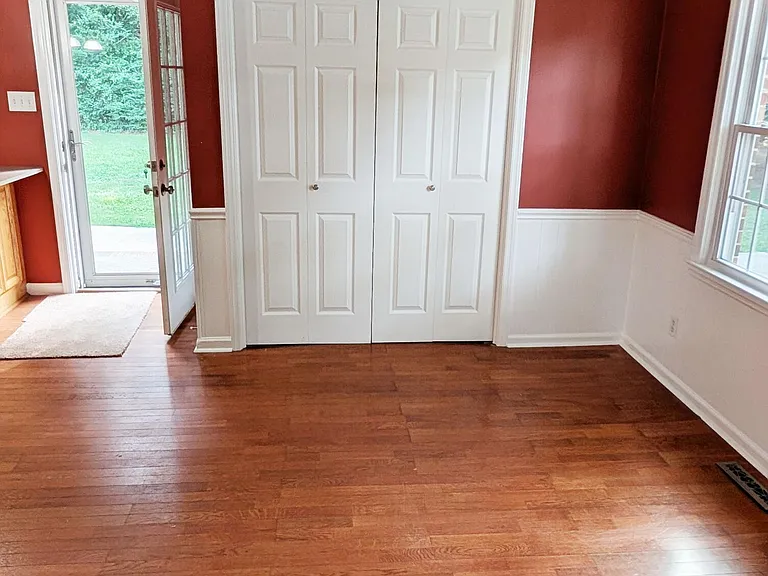 3508 Catherine St — Photo 10