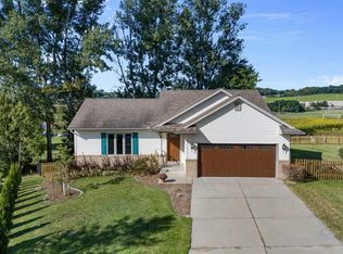 727 Eagle Cir, Lodi, WI 53555