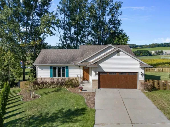 727 Eagle Circle, Lodi, WI 53555