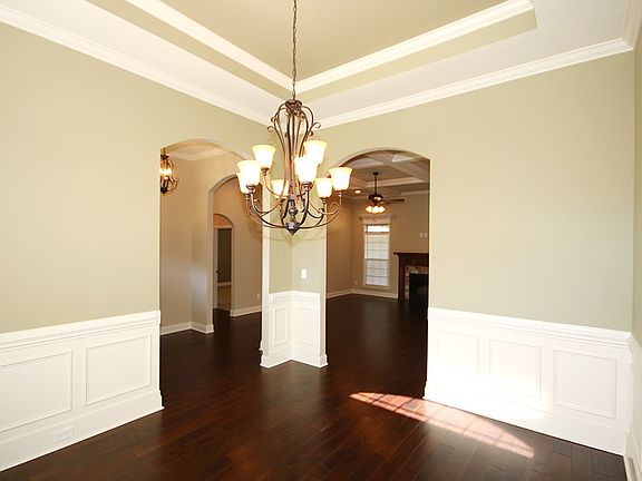 5th image of 207 Woodland Blvd
