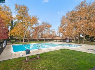 5497 Roundtree Dr APT B, Concord, CA 94521