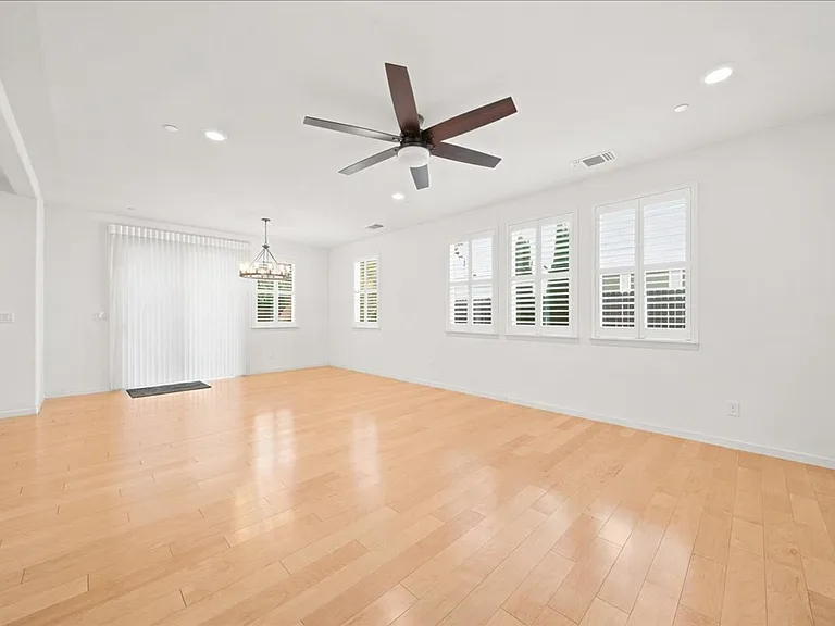 15 Bannock Glen Pl — Photo 10
