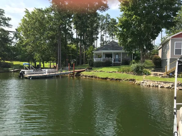 124 Kelly Gardner Ct, Gilbert, SC 29054