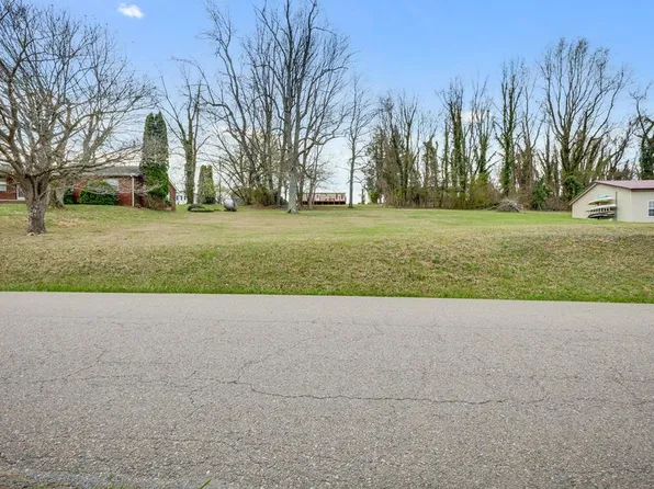 Avenue Ln, Abingdon, VA 24211