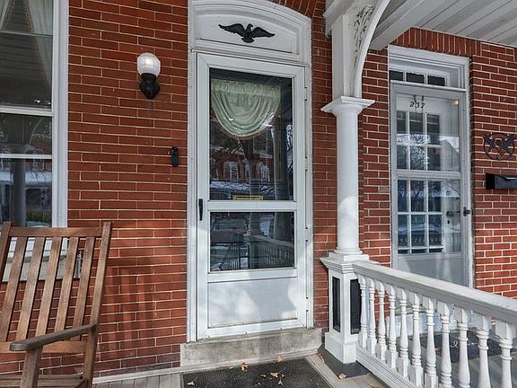 4th image of 235 E New St