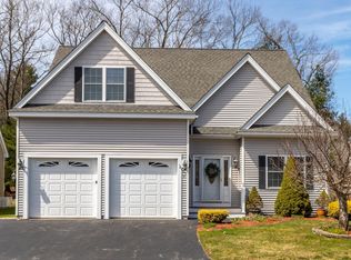 5 Steinbeck St, Tyngsboro, MA 01879