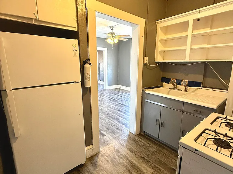 714 E River Ave #3 — Photo 6