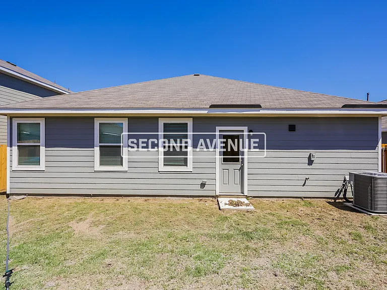 1329 Woodwinds Dr — Photo 17
