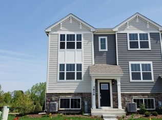 3826 Honeysuckle Ln, Elgin, IL 60124