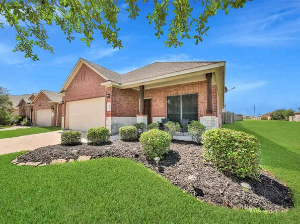 3215 Carriage Cove Ct, Dickinson, TX 77539