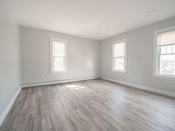 194 N Chestnut St Floor 2