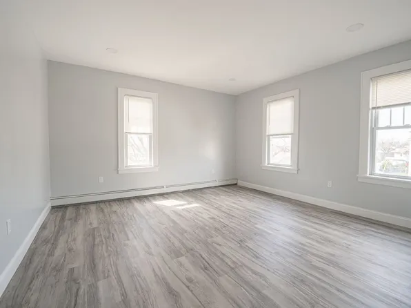 194 N Chestnut St, 194 N Chestnut St Floor 2, Massapequa, NY 11758