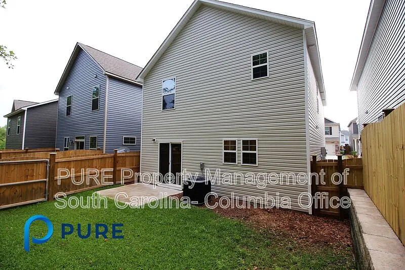3 bed, 2.5 bath, 1637 sqft, $1,895 — Photo 4