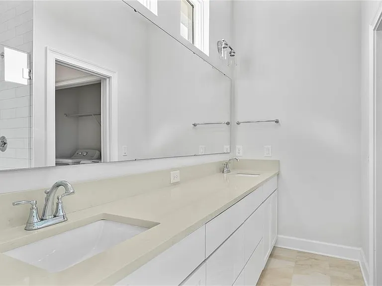 1903 W Bristol Ave #2 — Photo 20