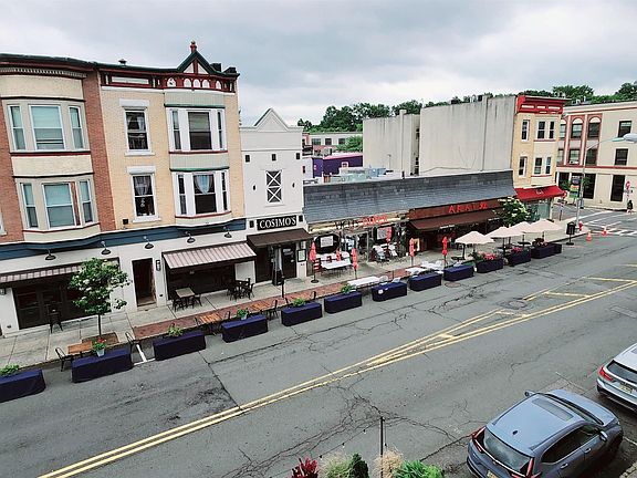 2nd image of 133 E Broad St #4