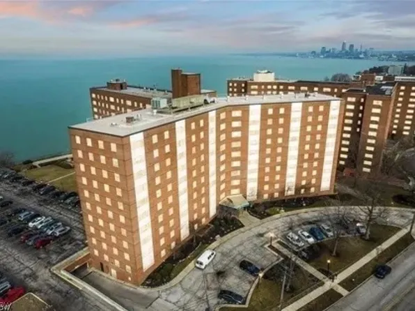 11850 Edgewater Dr APT 701, Lakewood, OH 44107