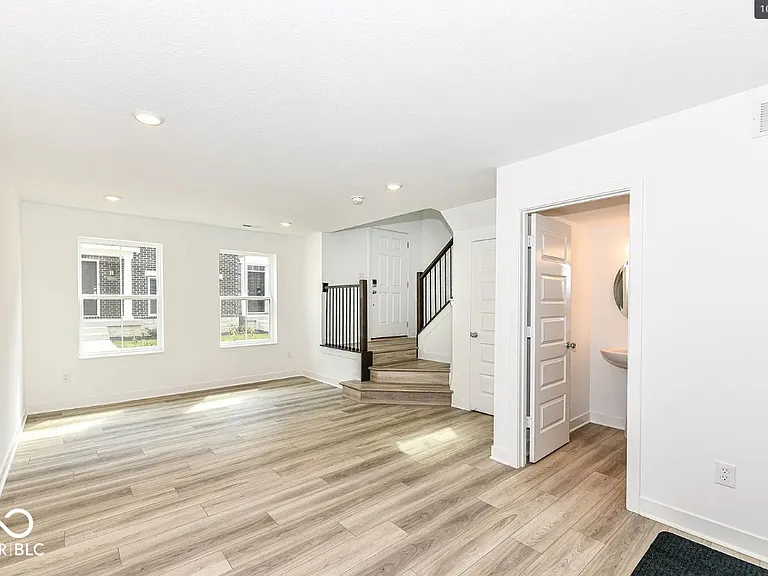 13817 Gatsby Dr — Photo 4