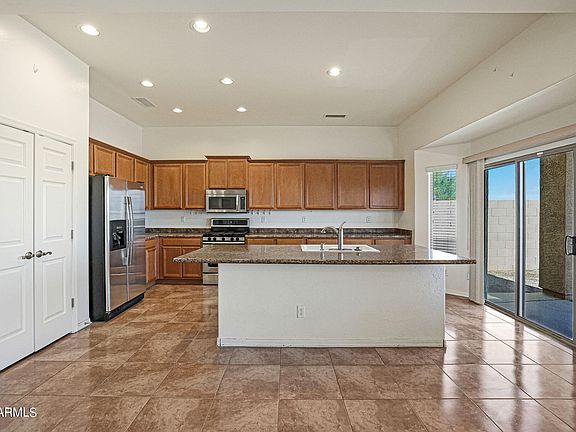 3rd image of 29351 W MITCHELL Avenue