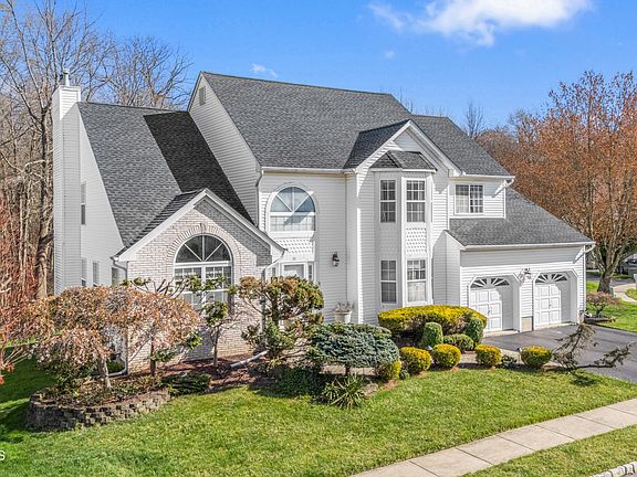 4th image of 35 Trish Court