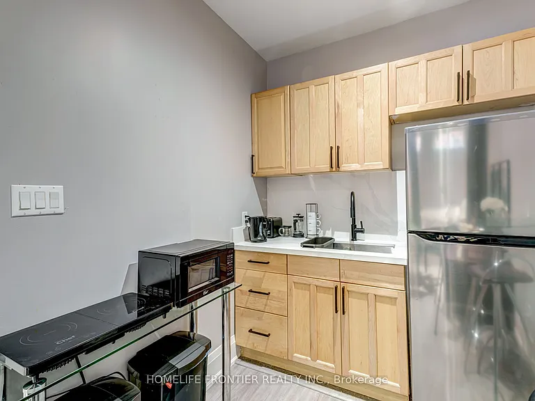 6 Dalmeny Rd #LOWER — Photo 20