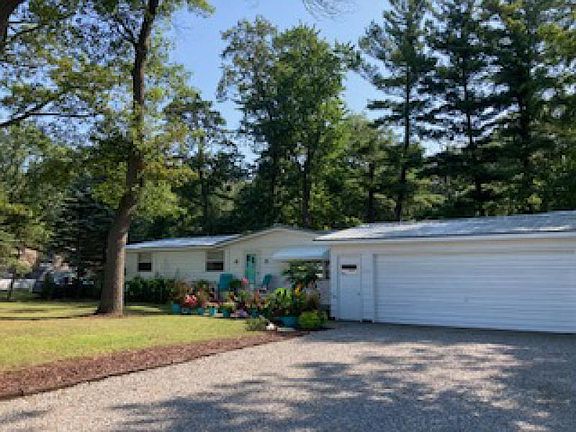 2nd image of 4804 N Caseville Rd