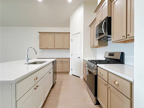 4th image of 112 Raindance Ct