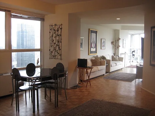 Sold by Macklowe Management Co. Inc | media 1