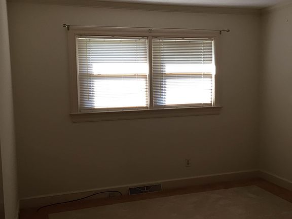4th image of 2701 Graham Dr