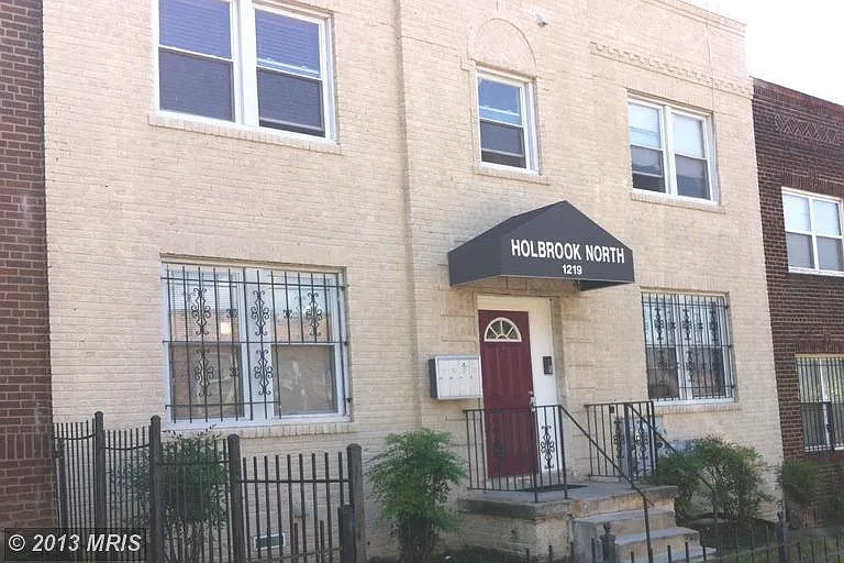 2 bed, 786 sqft, $1,950 — Photo 1